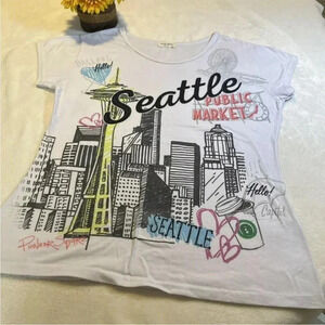 Sweet Gisele Women’s size large Seattle white short sleeve T-shirt